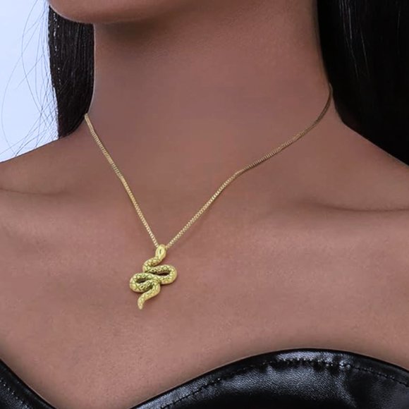 NEW Charmer Snake Layering Necklace - Picture 2 of 4